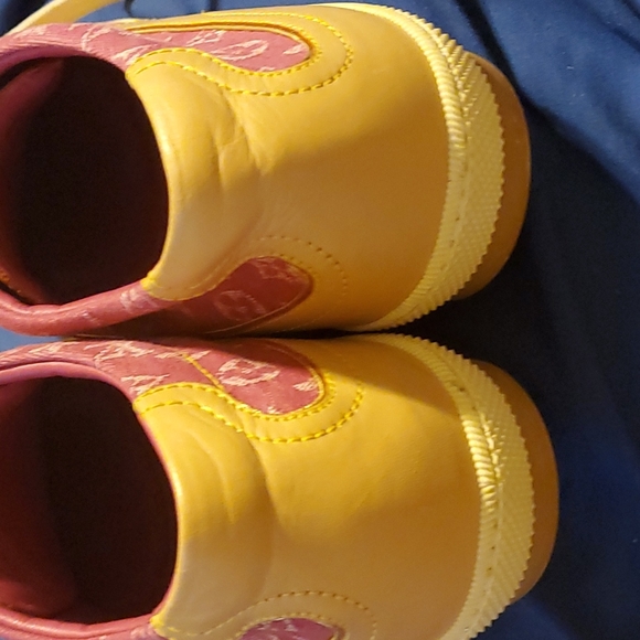 COPY - LV sneakers - Picture 3 of 7